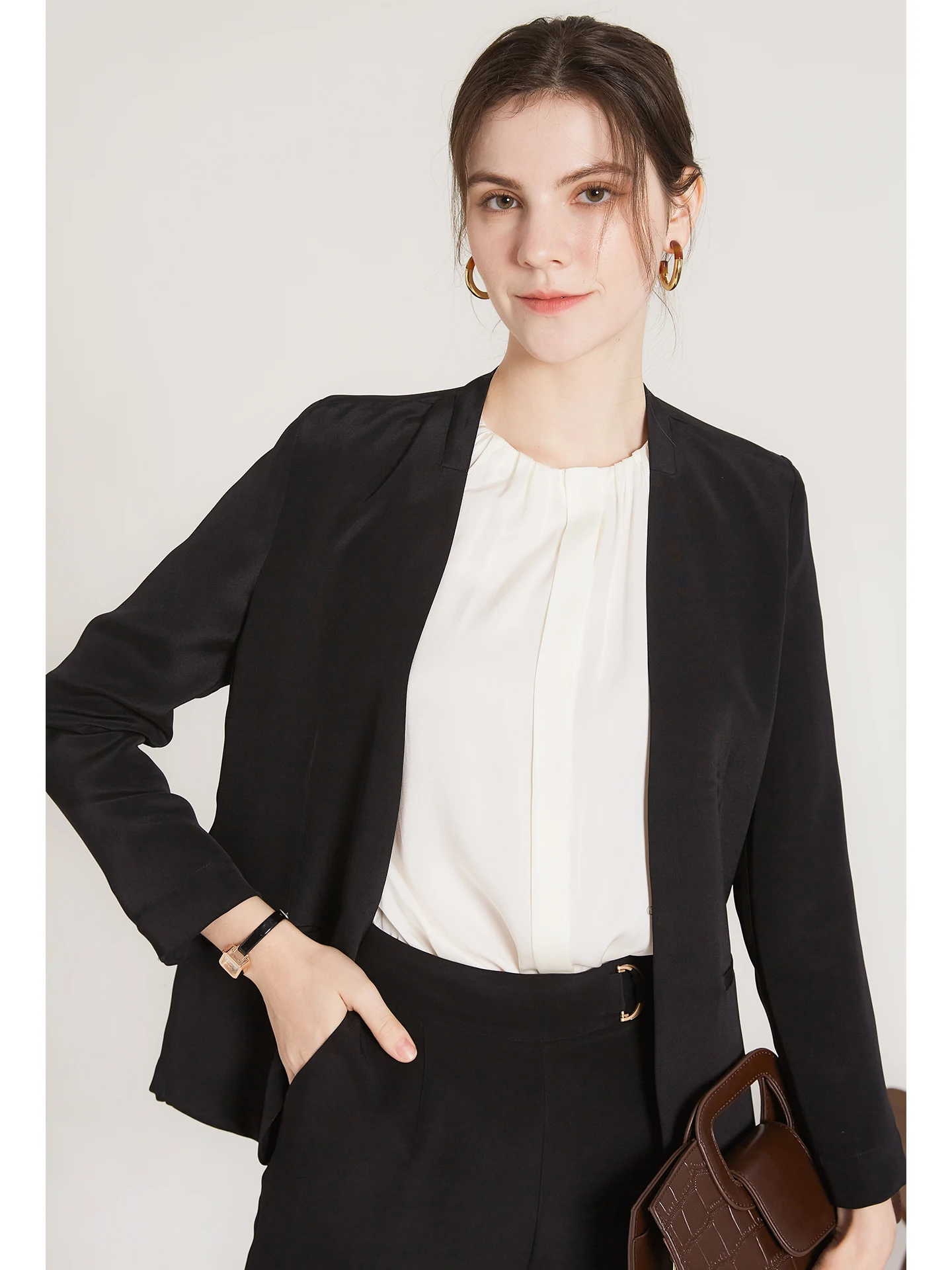 Silviye Luxury Leisure Long Sleeve Silk Suit Commute Style Casual Silk Outerwear Spring Fashion Elegant 35 Momme Pure Silk
Silviye Luxury Leisure Long Sleeve Silk Suit Commute Style Casual Silk Outerwear Spring Fashion Elegant 35 Momme Pure Silk