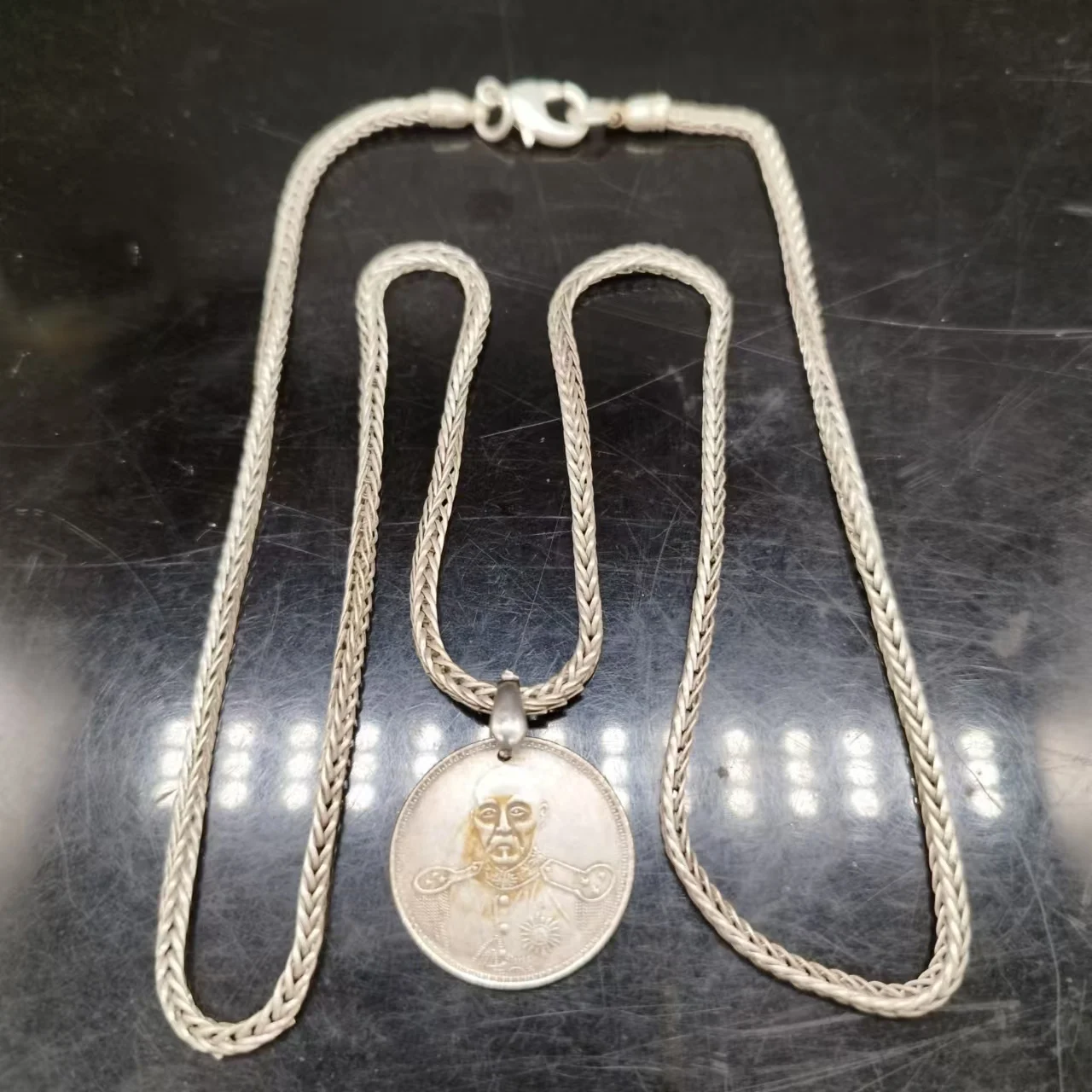 S925 Silver Necklace Pendant Trendy Fashion Retro Commemorative Coin Necklace Pendant
S925 Silver Necklace Pendant Trendy Fashion Retro Commemorative Coin Necklace Pendant
