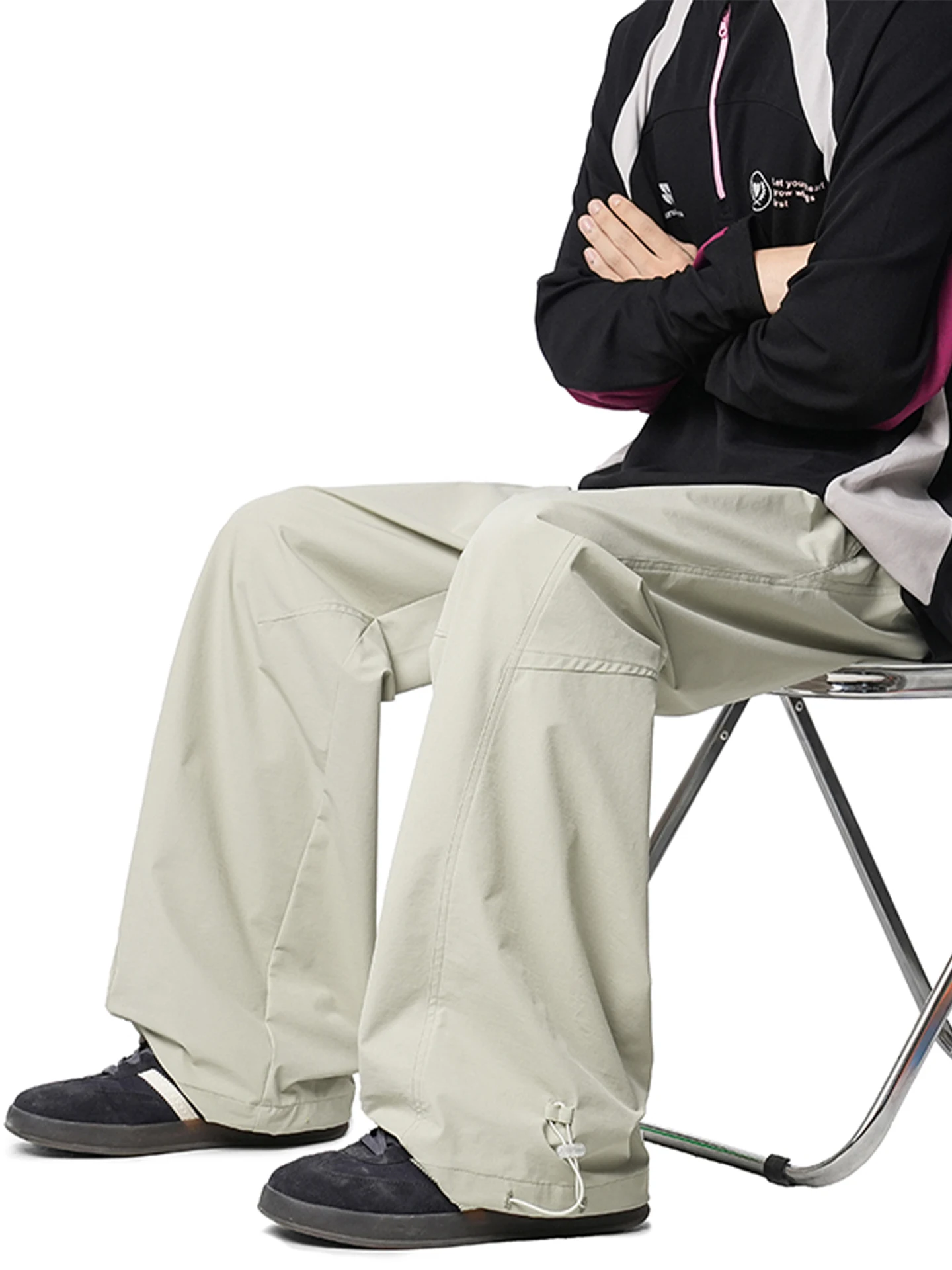 Мужские ветрозащитные водонепроницаемые повседневные брюки свободного кроя с прямыми штанинами в американском стиле High Street для осени
Мужские ветрозащитные водонепроницаемые повседневные брюки свободного кроя с прямыми штанинами в американском стиле High Street для осени