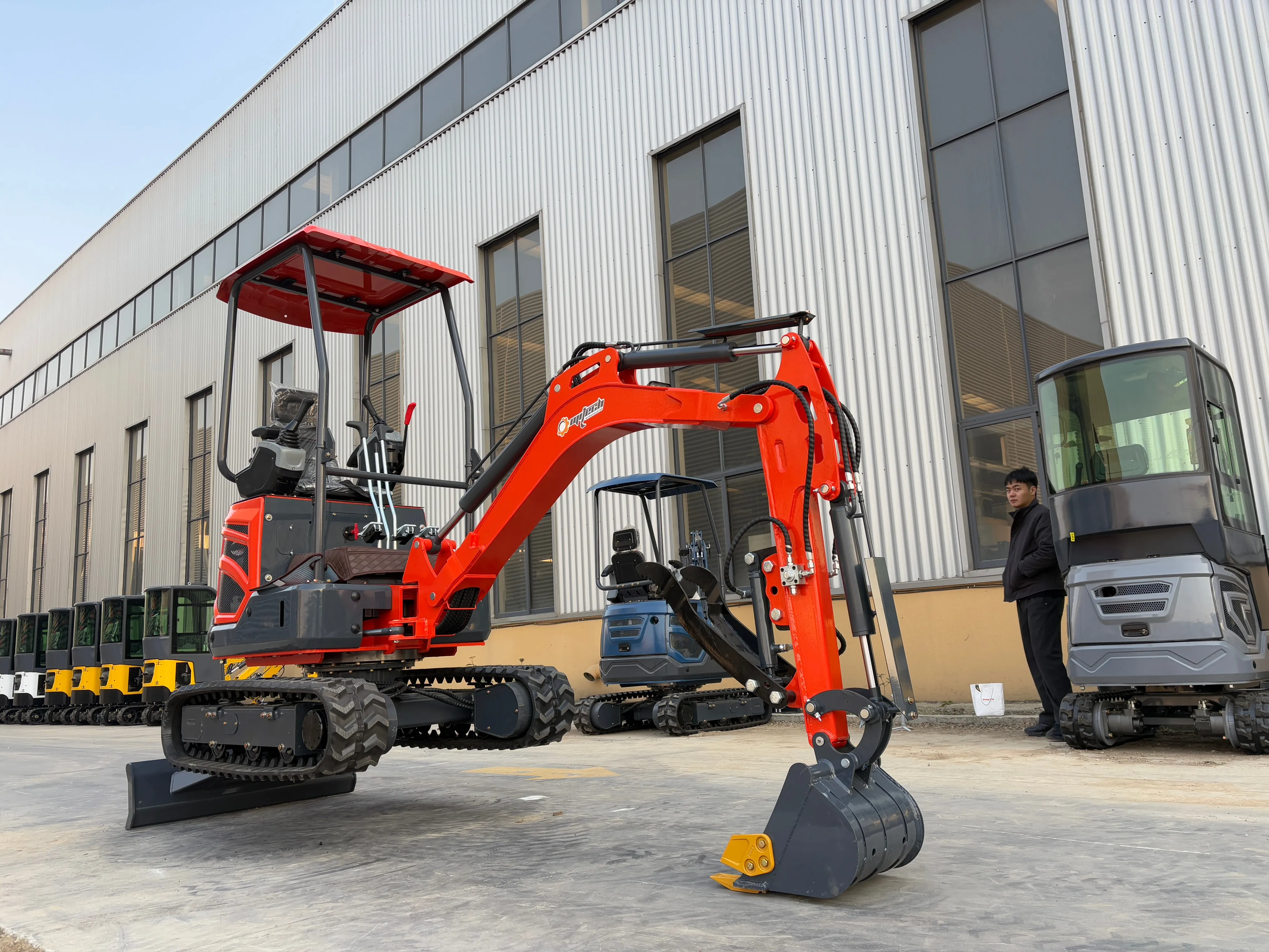 Индивидуальный мини-экскаватор OMI T18 с дизельным двигателем Kubota, система Danfoss для строительной работы
Индивидуальный мини-экскаватор OMI T18 с дизельным двигателем Kubota, система Danfoss для строительной работы