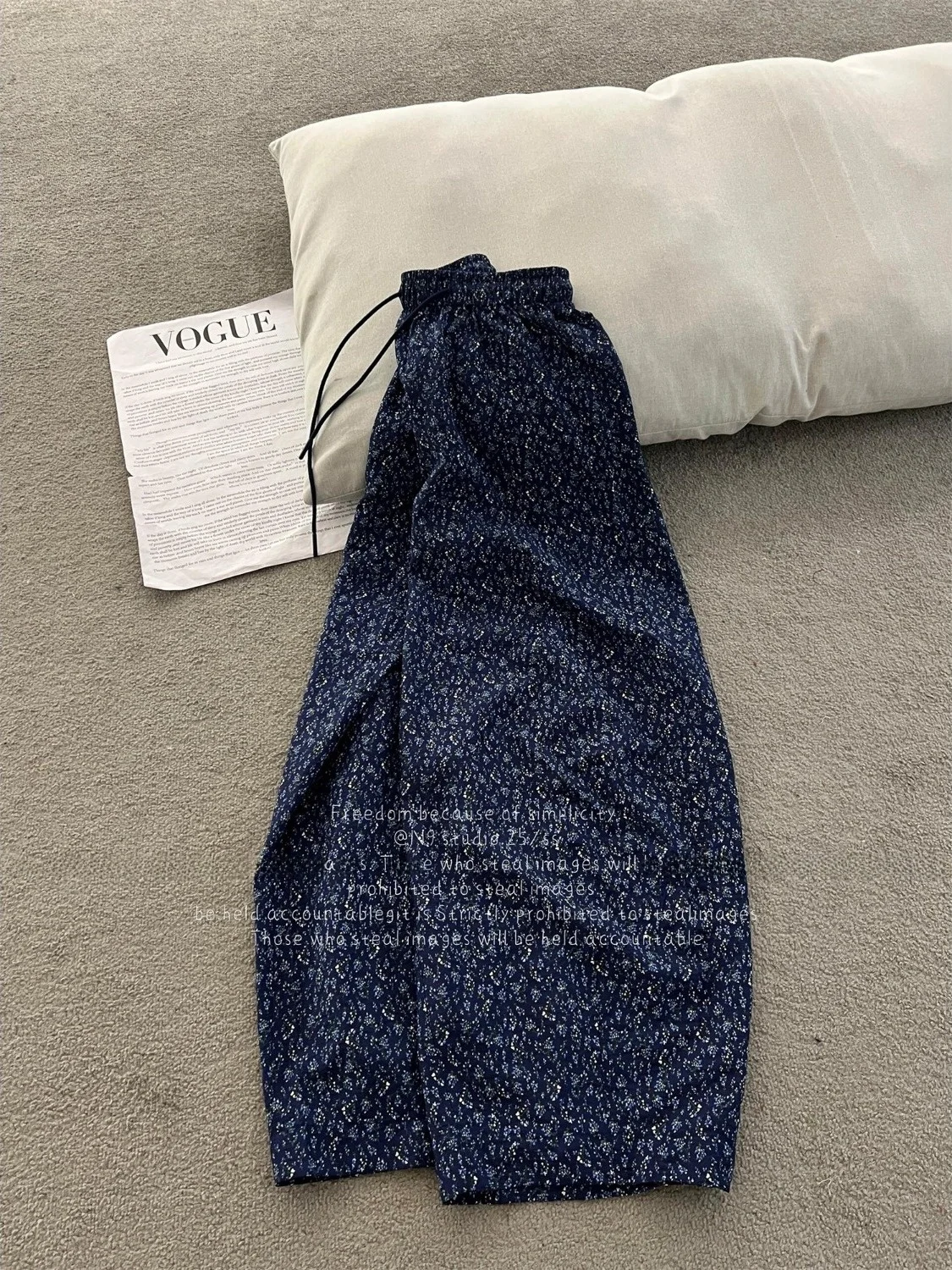 Fashionable Loose Women's Casual Pants Small Floral Print Elastic Waist Cord Drawstring Slimming Wide Leg Harlan Trousers
Fashionable Loose Women's Casual Pants Small Floral Print Elastic Waist Cord Drawstring Slimming Wide Leg Harlan Trousers