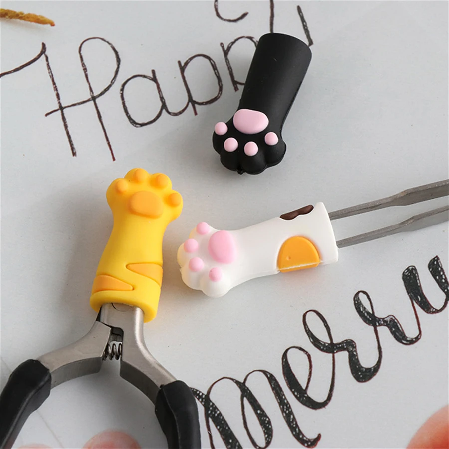 Cute Elastic Cat Claw Silicone Tweezers Guard Anti-Slide Cuticle Nipper Protective Sleeve for Nail Care cuticle cutter nail tools
Cute Elastic Cat Claw Silicone Tweezers Guard Anti-Slide Cuticle Nipper Protective Sleeve for Nail Care cuticle cutter nail tools
