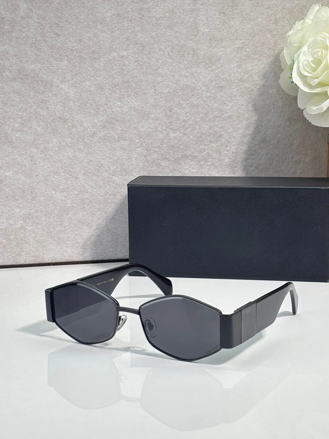 Luxury Brand Fashion Sunglasses High-End Sunglasses Fashion Accessories Fishing Glasses Driving Sunglasses Holiday Gifts1881
Luxury Brand Fashion Sunglasses High-End Sunglasses Fashion Accessories Fishing Glasses Driving Sunglasses Holiday Gifts1881