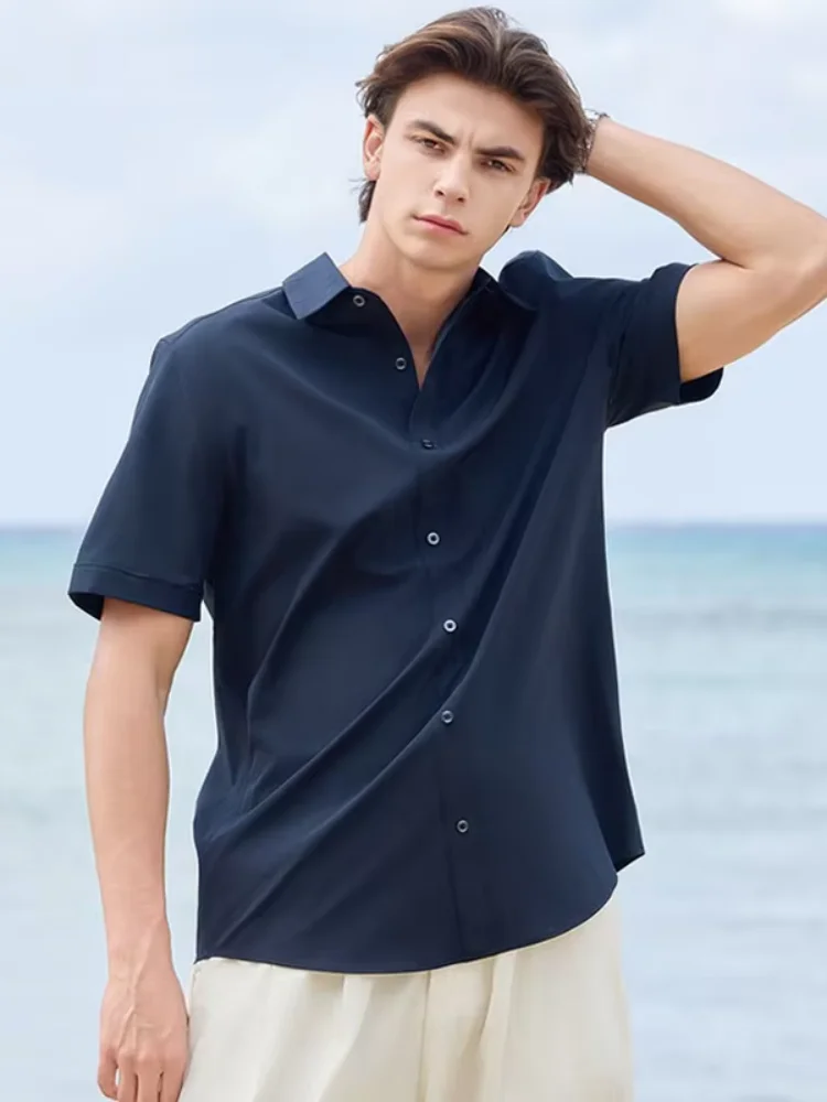 Popular summer Korean style men's short-sleeved shirt, comfortable, refreshing, breathable, a must-have for summer beach.
Popular summer Korean style men's short-sleeved shirt, comfortable, refreshing, breathable, a must-have for summer beach.