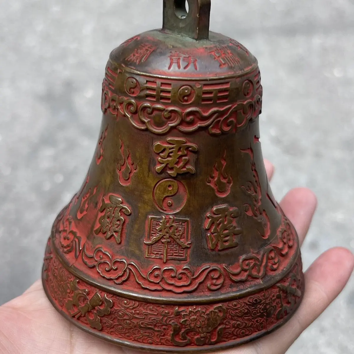 Dao coated cinnabar lettering rain gradually ear purple micro taboo eight treasure bell pure copper tai chi gossip bell
Dao coated cinnabar lettering rain gradually ear purple micro taboo eight treasure bell pure copper tai chi gossip bell