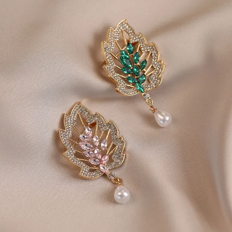 2026 Leaf Brooch Luxury Temperament Fashion Anti-Light Coat Versatile Corsage Clothes Pin Accessories Suit Neckline
2026 Leaf Brooch Luxury Temperament Fashion Anti-Light Coat Versatile Corsage Clothes Pin Accessories Suit Neckline