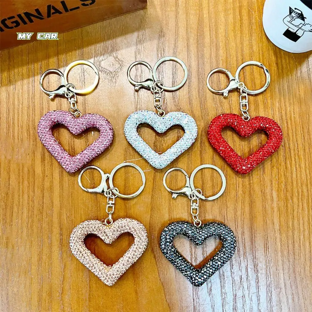 Inlaid Heart Full Diamond Love Keychain Full Diamond Hollow Water Diamond Key Pendant Leather Rope Love
Inlaid Heart Full Diamond Love Keychain Full Diamond Hollow Water Diamond Key Pendant Leather Rope Love