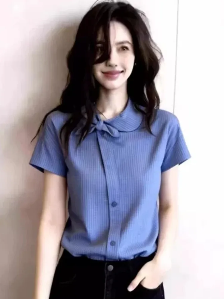 Blue Plaid Bow Tie Short Sleeve Doll Collar Loose Women's Shirt Summer 2026 Commute Style Versatile Slimming Top
Blue Plaid Bow Tie Short Sleeve Doll Collar Loose Women's Shirt Summer 2026 Commute Style Versatile Slimming Top