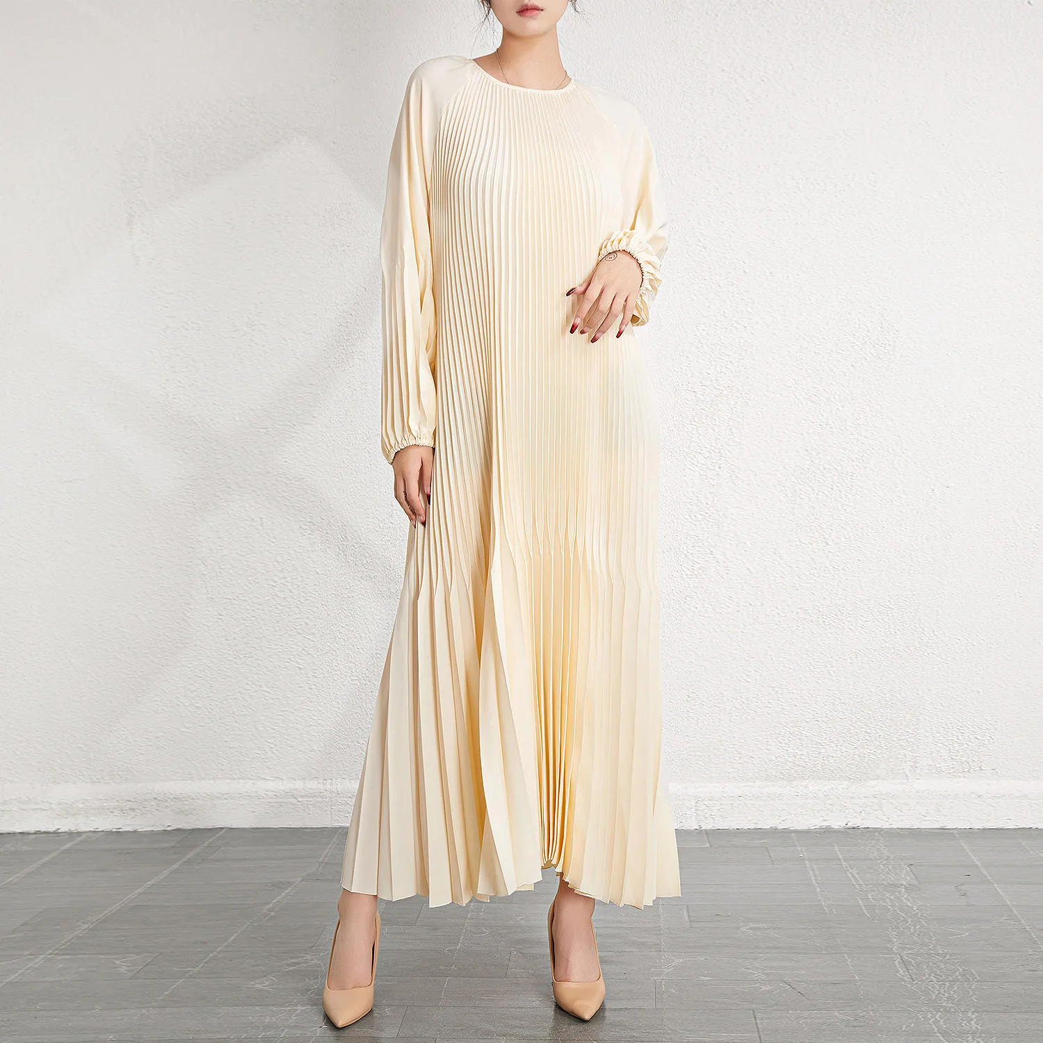 High Quality Pleated Dress 2025 Autumn New Belt Waist Loose Long Sleeve Casual Long Dress
High Quality Pleated Dress 2025 Autumn New Belt Waist Loose Long Sleeve Casual Long Dress