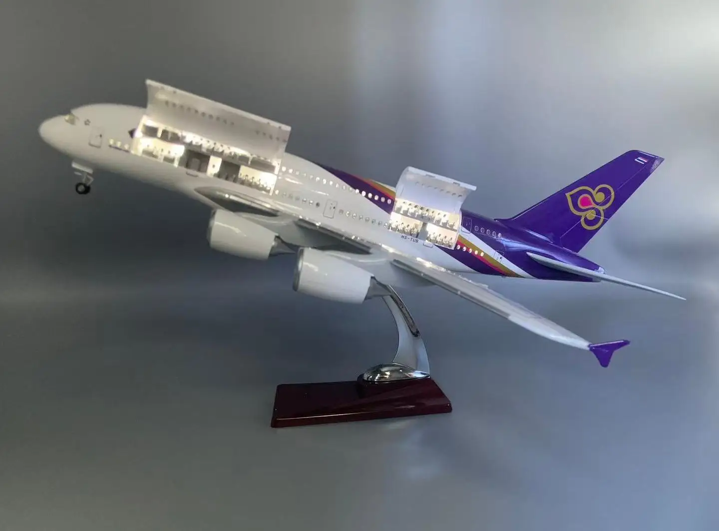 A380 Thai Airways Collectible Aircraft 46CM Scale Planes Model with Opening Doors with Landing Gear Wheels Light Display Gift
A380 Thai Airways Collectible Aircraft 46CM Scale Planes Model with Opening Doors with Landing Gear Wheels Light Display Gift