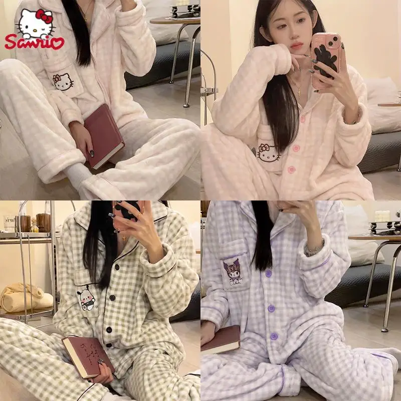 Sanrio Hello Kitty плюшевые пижамные штаны Kuromi Pochacco Y2K пижамы с героями мультфильмов флисовый фланелевой пуловер пижамы домашняя одежда одежда
Sanrio Hello Kitty плюшевые пижамные штаны Kuromi Pochacco Y2K пижамы с героями мультфильмов флисовый фланелевой пуловер пижамы домашняя одежда одежда
