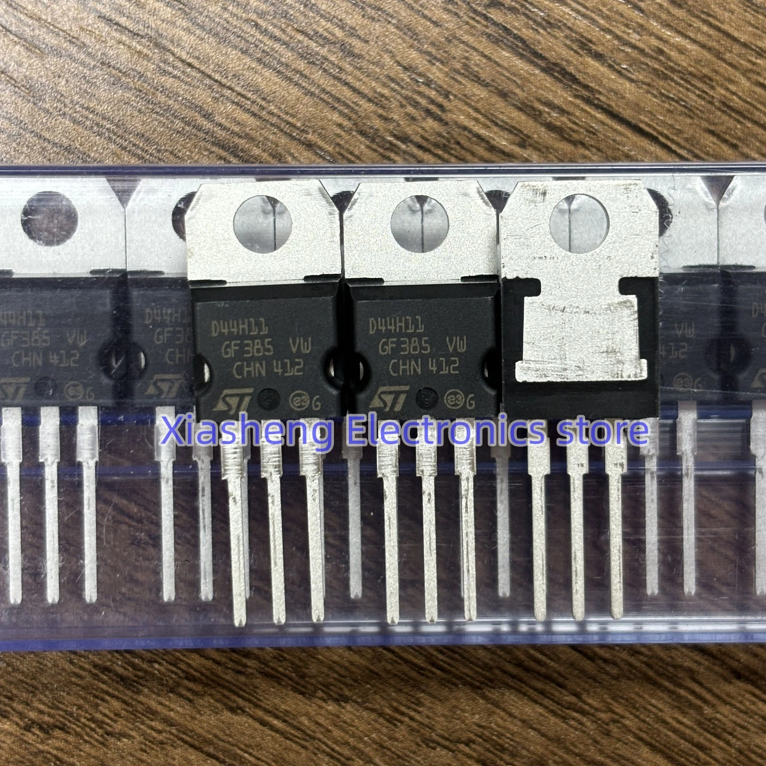 New Original 10Pcs D44H11 + D45H11 TO-220 Powerful Transistor In Stock Electronic Components Good Quality
New Original 10Pcs D44H11 + D45H11 TO-220 Powerful Transistor In Stock Electronic Components Good Quality