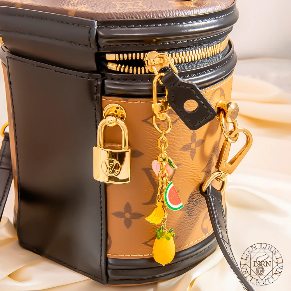 Stainless Steel Bag Chain Watermelon Strawberry Fruit Pendant Colorful Rhinestone Heart Trendy Backpack Decoration Jewelry
Stainless Steel Bag Chain Watermelon Strawberry Fruit Pendant Colorful Rhinestone Heart Trendy Backpack Decoration Jewelry