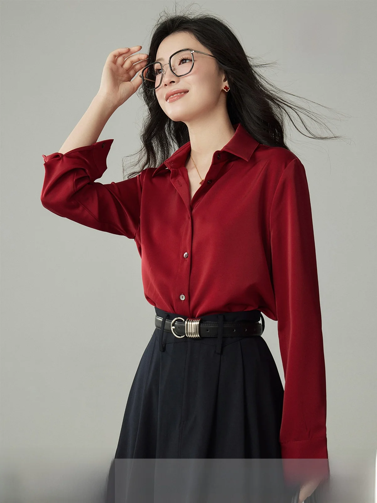 Anti-Wrinkle Satin Long Sleeve Shirt Women's Retro Hong Kong Style Acetate Fabric Button up Classic Straight Cut Office Wear
Anti-Wrinkle Satin Long Sleeve Shirt Women's Retro Hong Kong Style Acetate Fabric Button up Classic Straight Cut Office Wear
