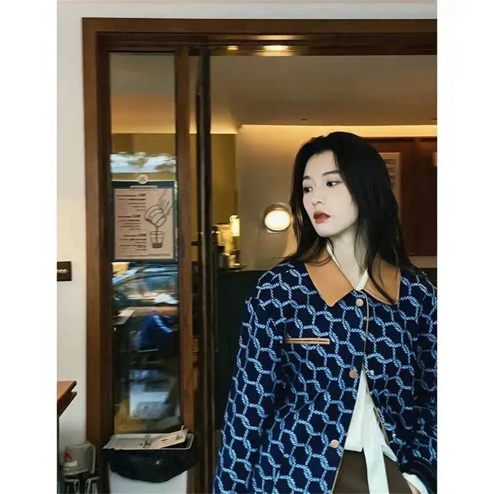 American retro checkered denim coat female Spring and autumn new design sense of small fragrance top spliced lapel baseball clot
American retro checkered denim coat female Spring and autumn new design sense of small fragrance top spliced lapel baseball clot