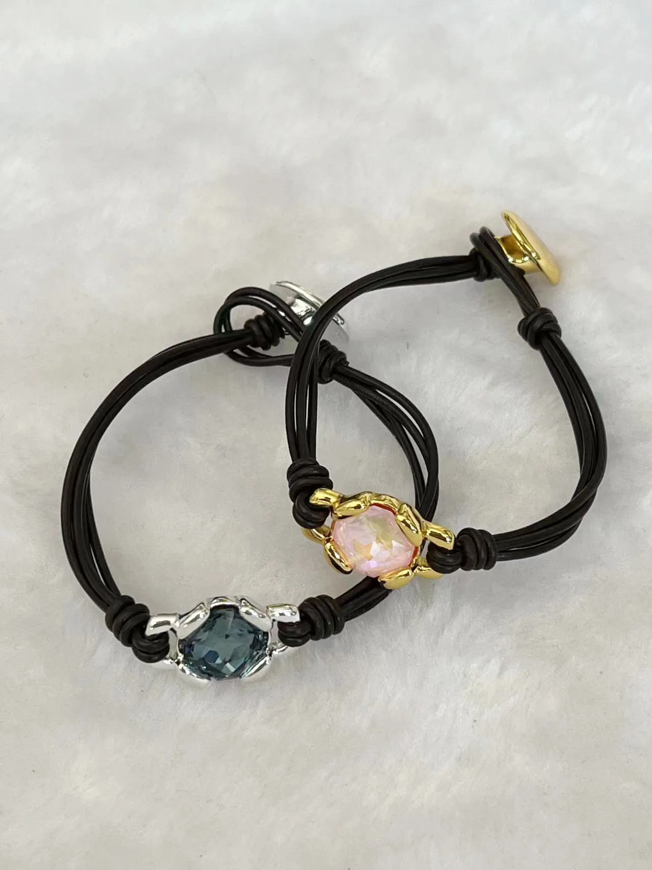 YS 2023 High Quality UNO DE 50 Fashion Electroplated 925 Exquisite Charming Gem Bracelet, Popular Jewelry Gifts
YS 2023 High Quality UNO DE 50 Fashion Electroplated 925 Exquisite Charming Gem Bracelet, Popular Jewelry Gifts