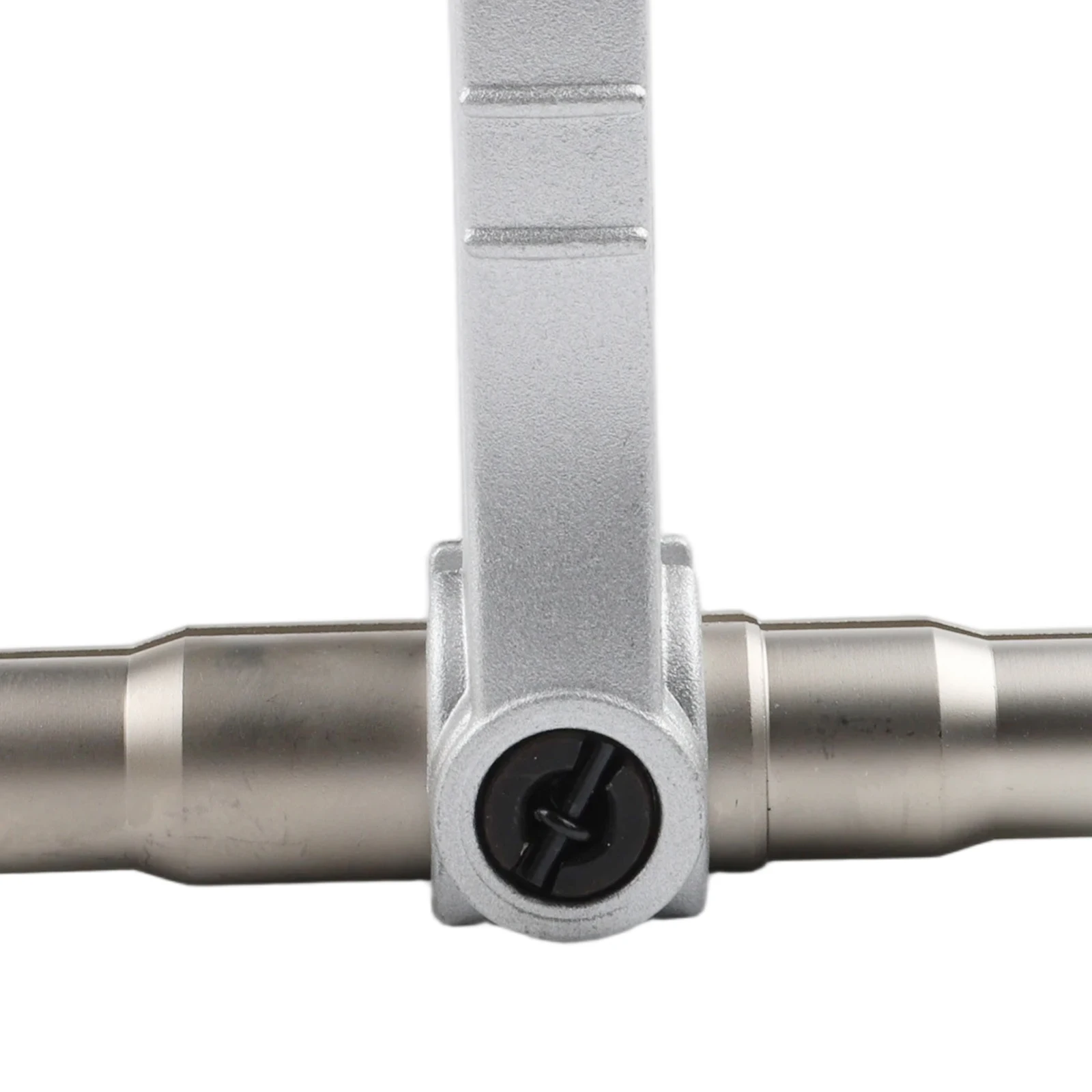 Эффективный ручной инструмент для расширения труб из цинкового сплава идеально подходит для удовлетворения ваших потребностей в ремонте бытовой техники.
Эффективный ручной инструмент для расширения труб из цинкового сплава идеально подходит для удовлетворения ваших потребностей в ремонте бытовой техники.