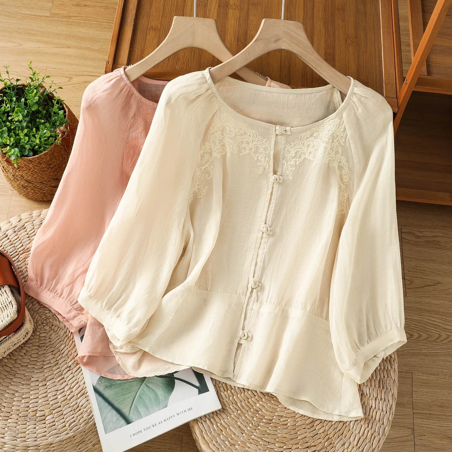 plus Size Women's Shirt Embroidered Linen round Neck Spring Summer New Style Fashionable And Luxury Outerwear Top
plus Size Women's Shirt Embroidered Linen round Neck Spring Summer New Style Fashionable And Luxury Outerwear Top