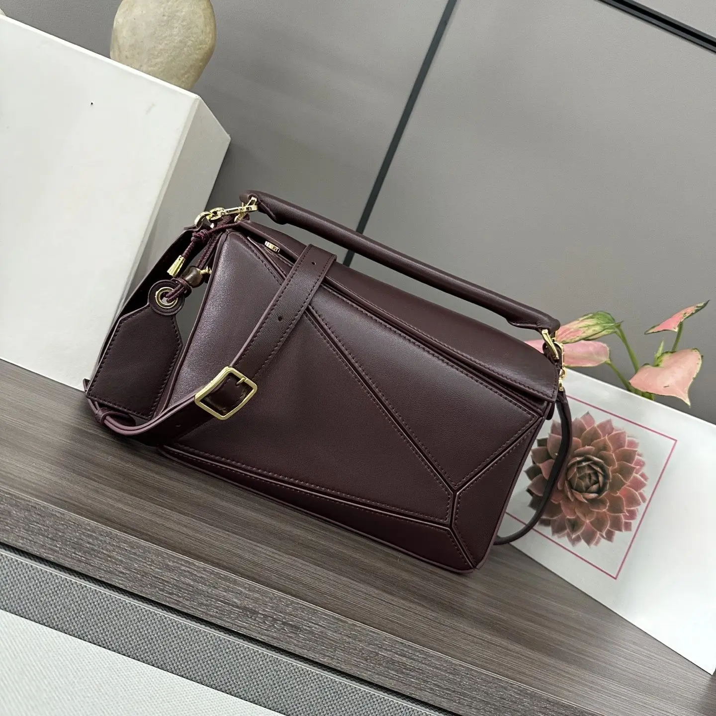 Genuine Grade Women's Shoulder Crossbody Purse Bags Luxury Designer Brand Female Handbag Ladies Cowhide Underarm Bag for Woman
Genuine Grade Women's Shoulder Crossbody Purse Bags Luxury Designer Brand Female Handbag Ladies Cowhide Underarm Bag for Woman