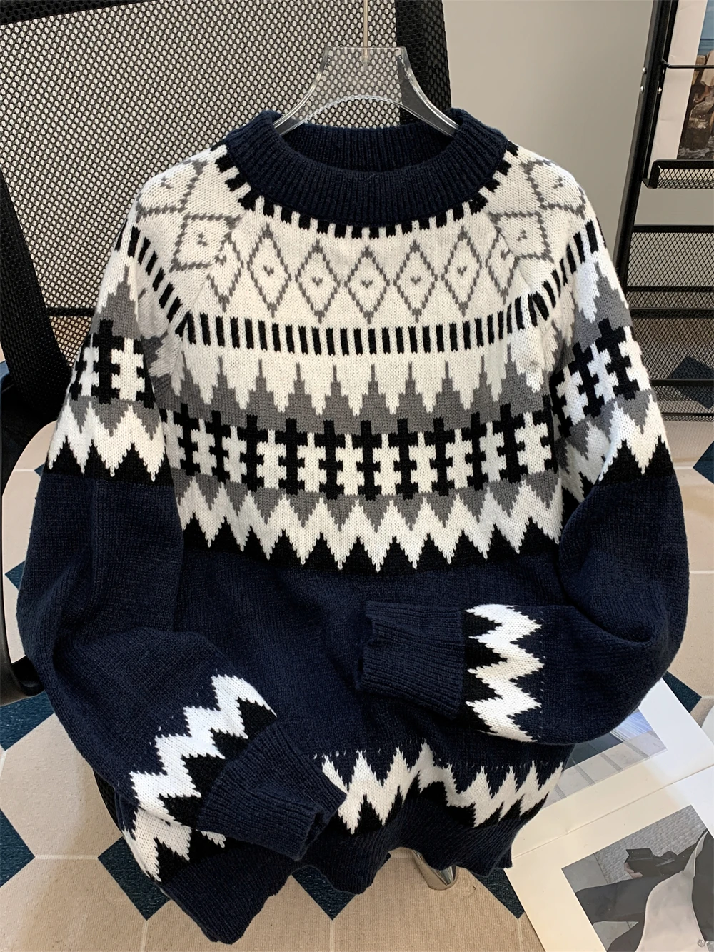 Autumn Winter Casual Loose Knitted Sweater Men's round Neck Pullover Ethnic Style Tassel Geometric Patterned Outerwear
Autumn Winter Casual Loose Knitted Sweater Men's round Neck Pullover Ethnic Style Tassel Geometric Patterned Outerwear