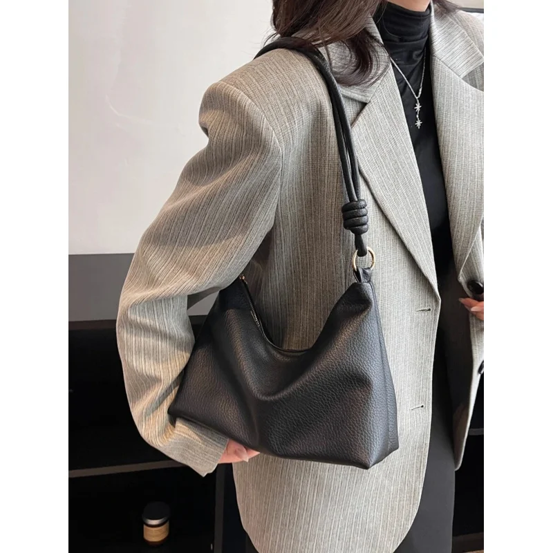Minimalist Hobo , Street & Japanese Bag For Women
Minimalist Hobo , Street & Japanese Bag For Women