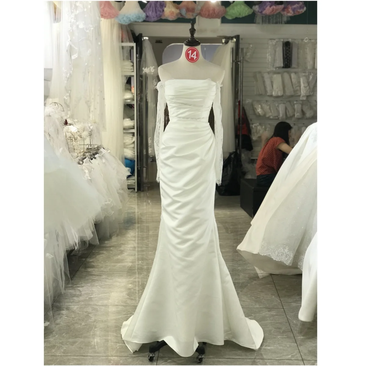 Kisswhite Green Collection Индивидуальное атласное элегантное свадебное платье с длинными рукавами и открытыми плечами
Kisswhite Green Collection Индивидуальное атласное элегантное свадебное платье с длинными рукавами и открытыми плечами