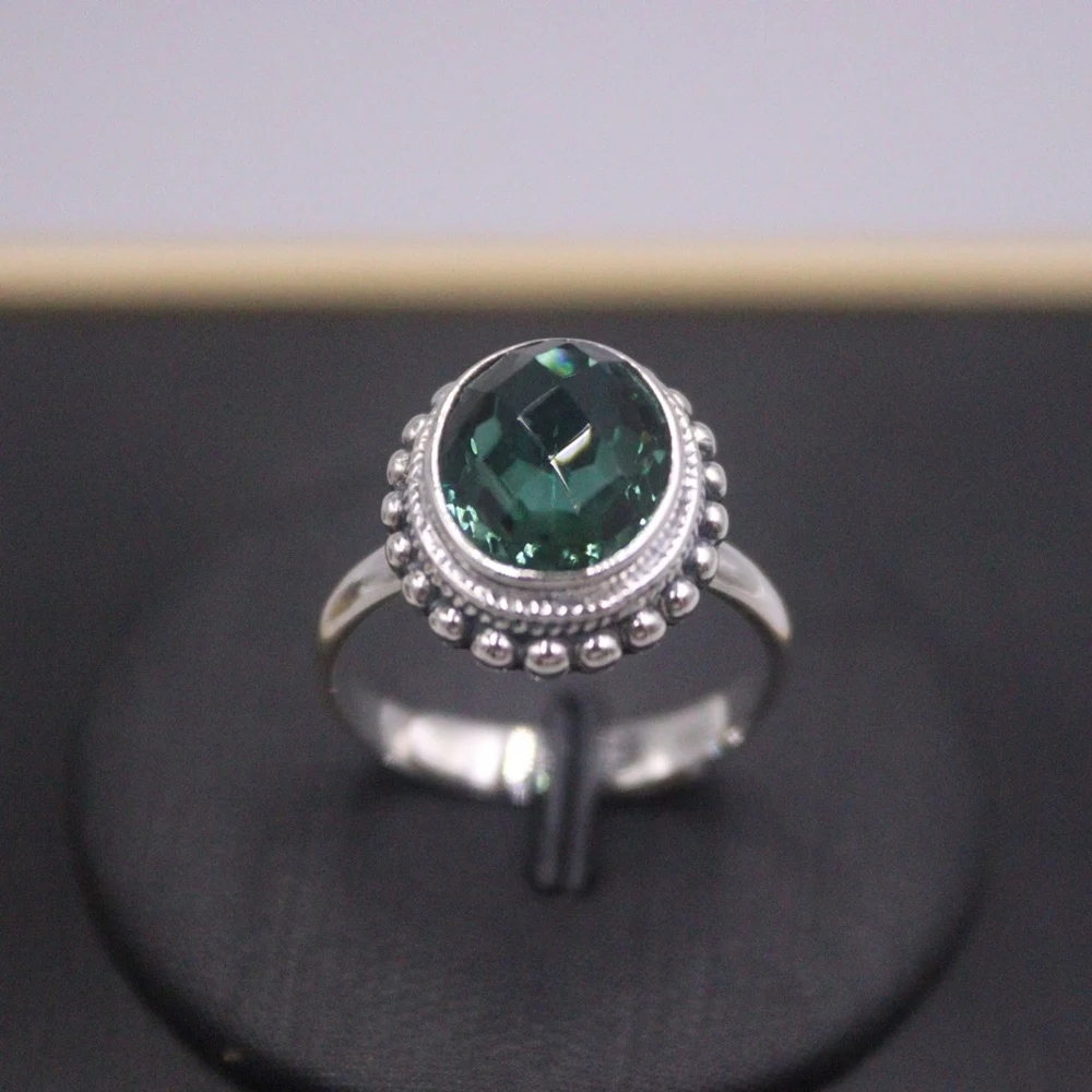 Real Solid 925 Sterling Silver Band Men Women Gift Lucky Lace Oval Green Crystal Ring
Real Solid 925 Sterling Silver Band Men Women Gift Lucky Lace Oval Green Crystal Ring
