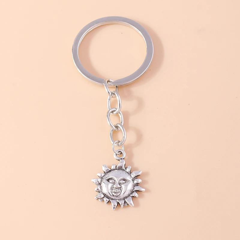 Cute Keychain Alloy Sun Moon Clouds Charms Keyrings Souvenir Gifts for Women Men Car Key Handbag Key Chains DIY Accessories
Cute Keychain Alloy Sun Moon Clouds Charms Keyrings Souvenir Gifts for Women Men Car Key Handbag Key Chains DIY Accessories