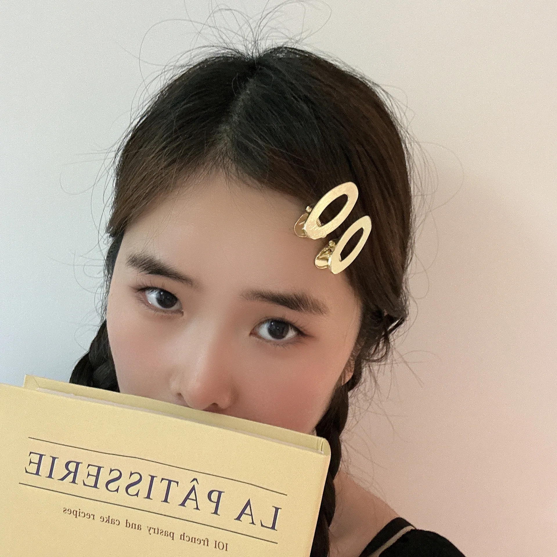 Alloy Duck Bill Barrettes Small Brushed Finish Hollow Oval for Women Side Bangs and Broken Hair Simple Elegant Portable
Alloy Duck Bill Barrettes Small Brushed Finish Hollow Oval for Women Side Bangs and Broken Hair Simple Elegant Portable