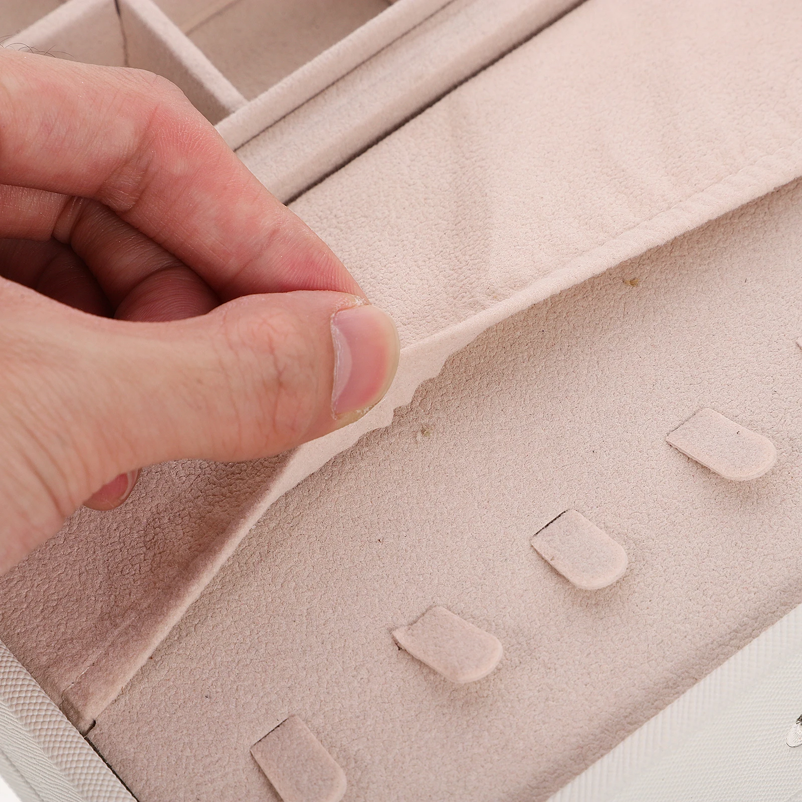 Large Capacity Multilayer Jewelry Storage Box Portable Travel Case for Necklace Ring Bracelet Watch Girls Earring Holder ganizer
Large Capacity Multilayer Jewelry Storage Box Portable Travel Case for Necklace Ring Bracelet Watch Girls Earring Holder ganizer