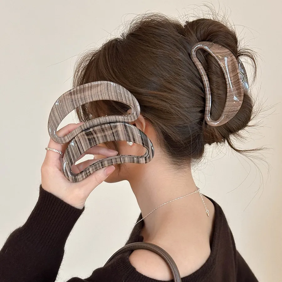 Large Curved Hair Shark Clip for Thick Hair Back Head Bun Updo Korean Chic Elegant Versatile Acrylic
Large Curved Hair Shark Clip for Thick Hair Back Head Bun Updo Korean Chic Elegant Versatile Acrylic
