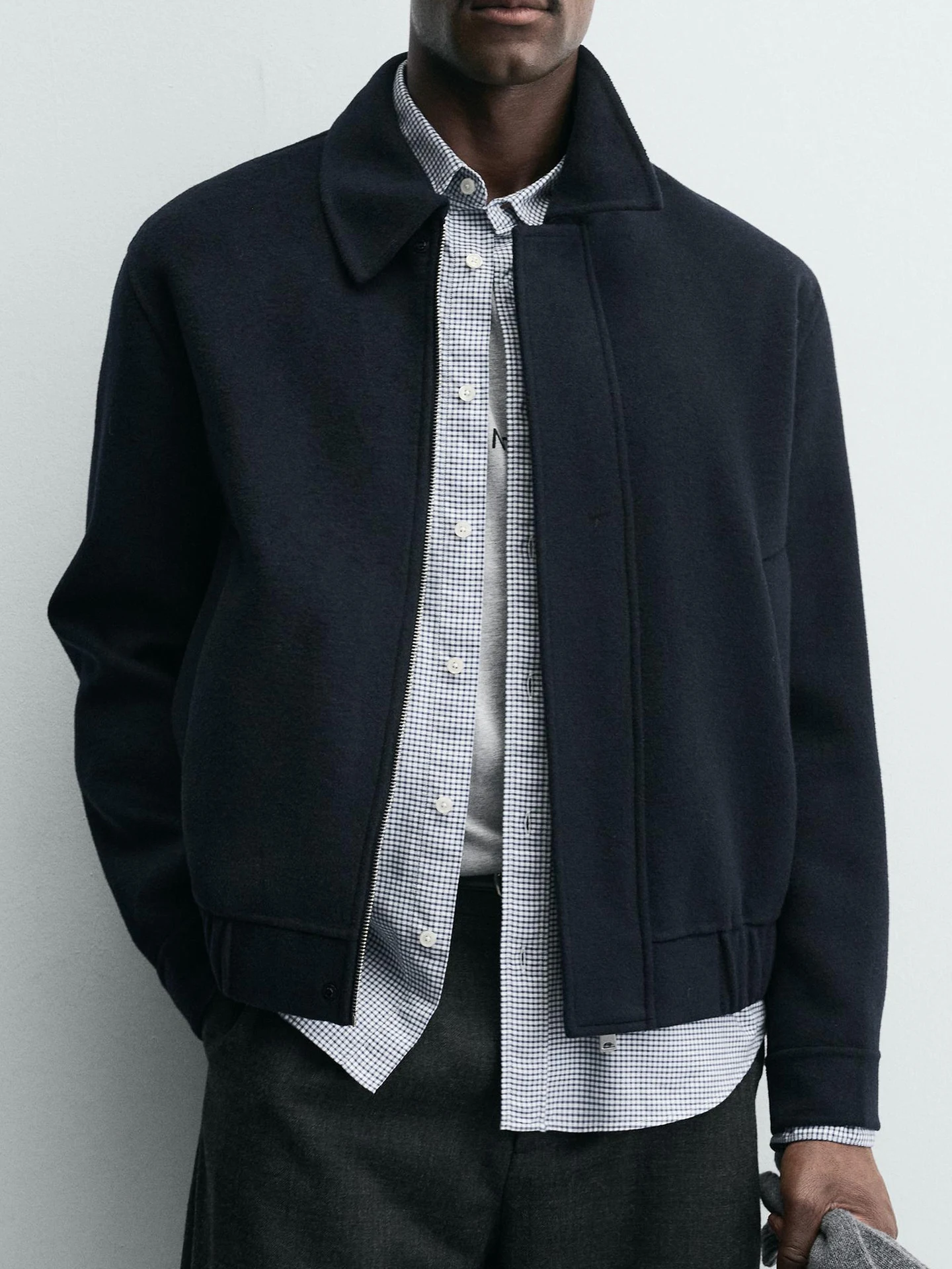 Новая осенняя мужская шерстяная куртка с отложным воротником, удлиненная, приталенная, не требующая глажки, из смесовой шерсти, повседневная, стильная...
Новая осенняя мужская шерстяная куртка с отложным воротником, удлиненная, приталенная, не требующая глажки, из смесовой шерсти, повседневная, стильная...