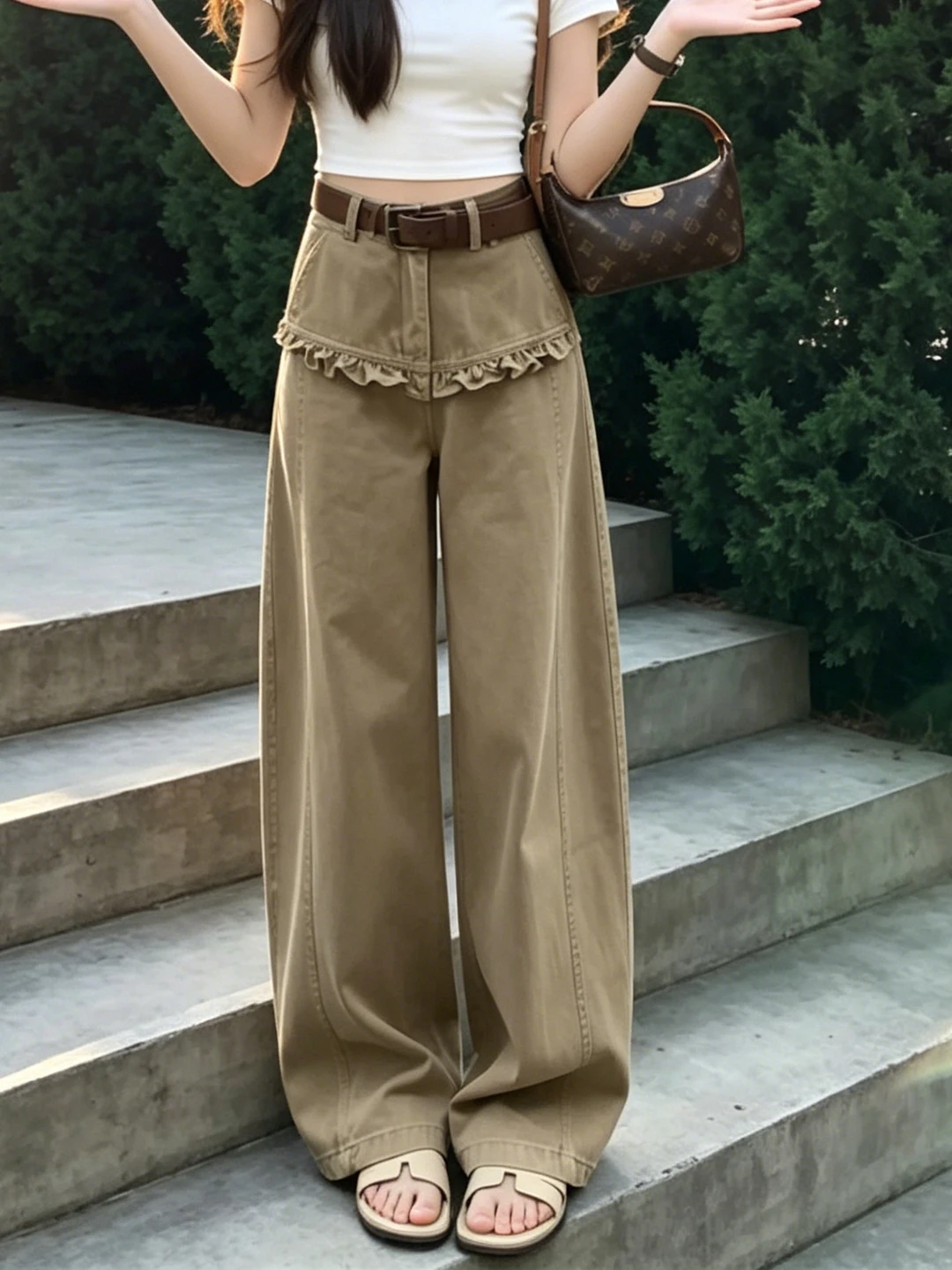 Khaki Spliced Lace Wide Leg Jeans Women's Loose Design Summer High Waist Bend Knife Pants Elegant Fashion Ladies' Denim
Khaki Spliced Lace Wide Leg Jeans Women's Loose Design Summer High Waist Bend Knife Pants Elegant Fashion Ladies' Denim