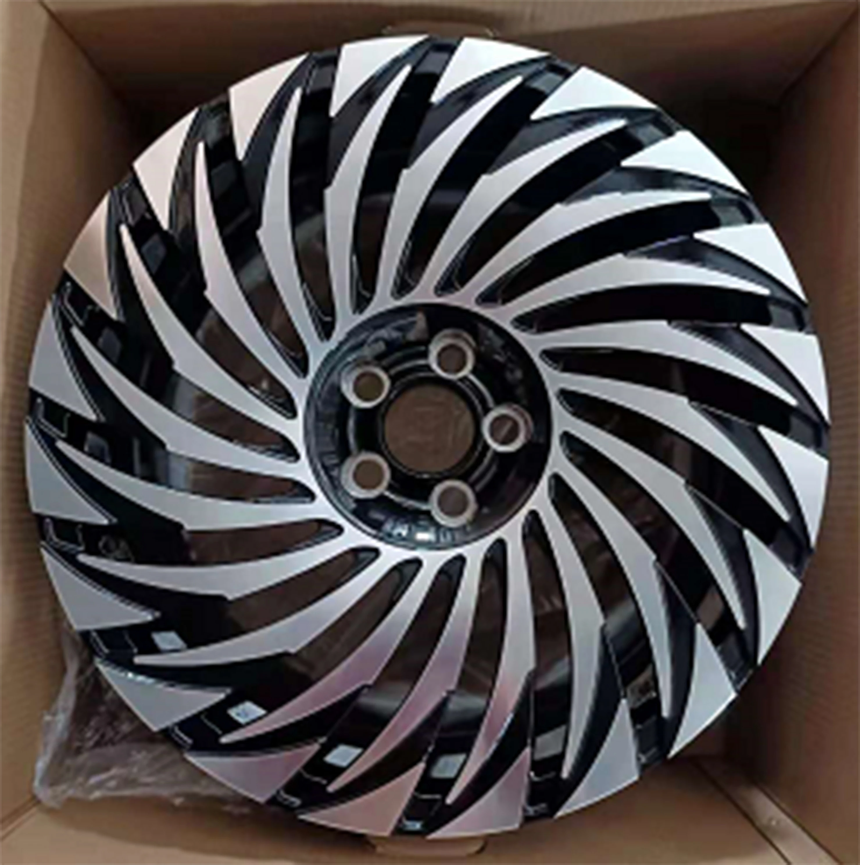 High end customized wheel hub, 20-22 Inch Luxury Forged Wheel, multi-PCD high end customized passenger car modification parts
High end customized wheel hub, 20-22 Inch Luxury Forged Wheel, multi-PCD high end customized passenger car modification parts