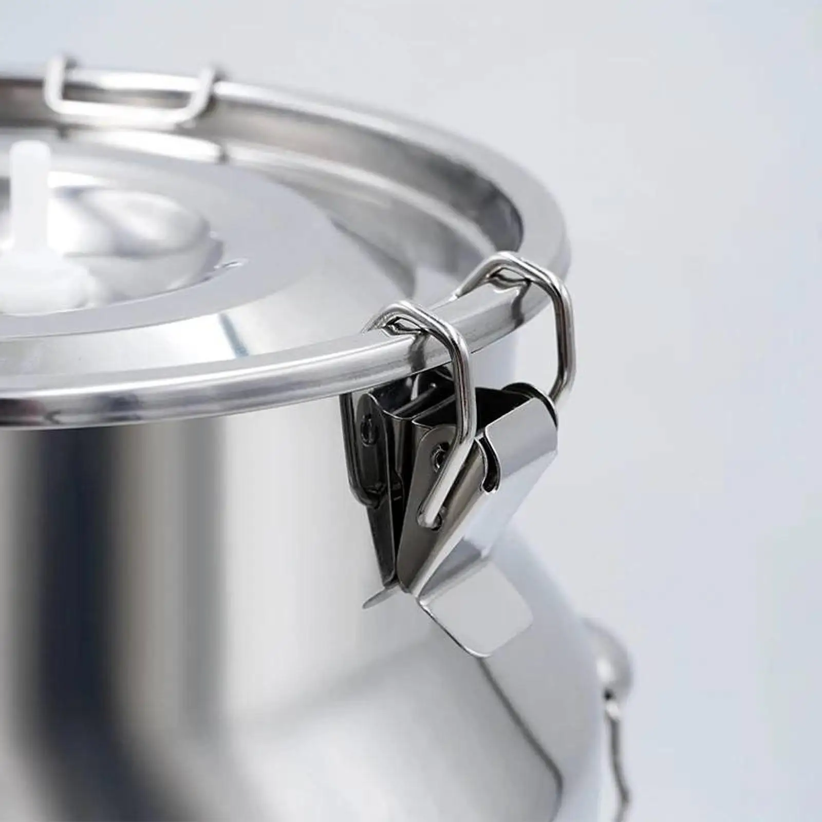 Stainless Steel Milker Bucket Stainless Steel Cow Goat for Sheep Cow Horse
Stainless Steel Milker Bucket Stainless Steel Cow Goat for Sheep Cow Horse