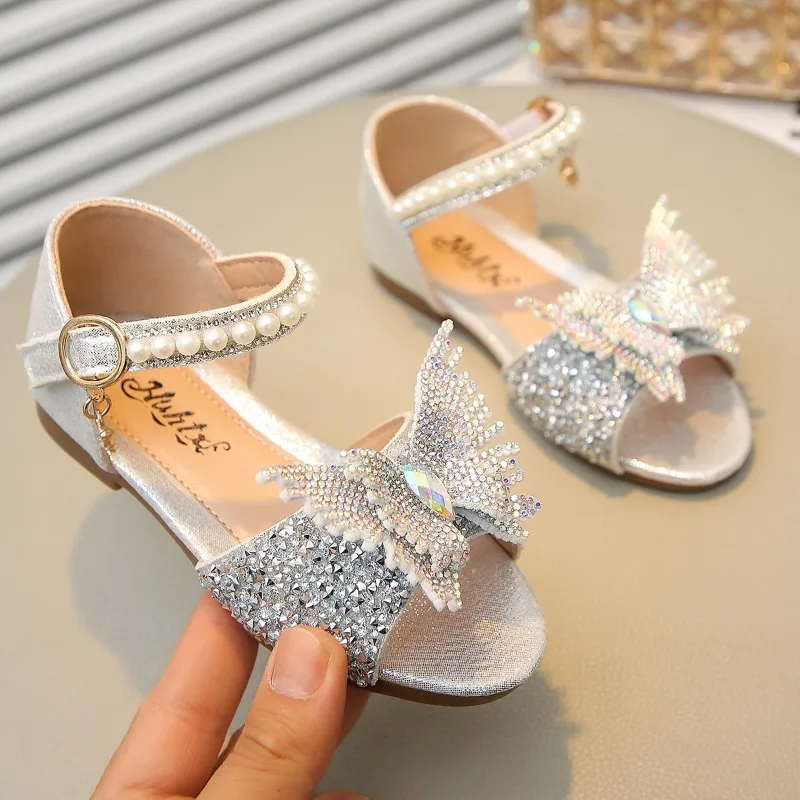 Girls Open-toe Sandals Children Bow Pearl Diamond Soft-soled Princess Shoes Breathable Multi-functional Big Kids Beach Shoes
Girls Open-toe Sandals Children Bow Pearl Diamond Soft-soled Princess Shoes Breathable Multi-functional Big Kids Beach Shoes