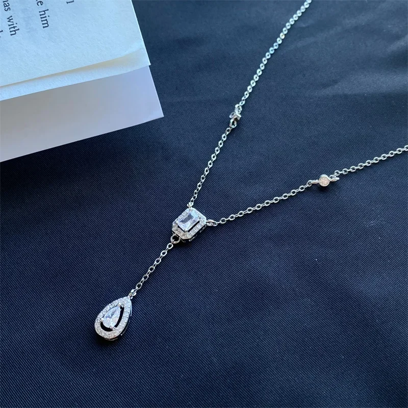 MDL Moissanit. style INS girl pendant gold-plated with water drop zirconia diamonds super fairy fashion necklace
MDL Moissanit. style INS girl pendant gold-plated with water drop zirconia diamonds super fairy fashion necklace