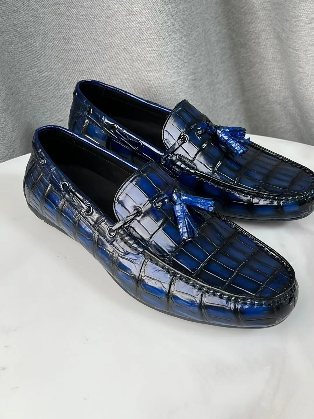2024 Genuine Men's New Crocodile Leather Painted Bean Formal Shoes Cowhide Lining Fashionable Casual Men Flats Loafers Shoese
2024 Genuine Men's New Crocodile Leather Painted Bean Formal Shoes Cowhide Lining Fashionable Casual Men Flats Loafers Shoese