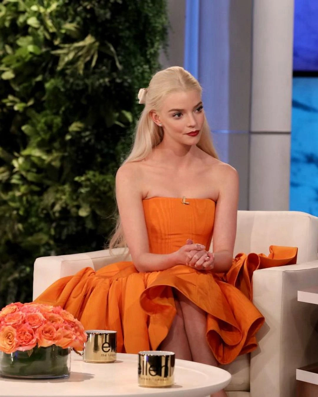 Довольно оранжевые платья для выпускного вечера длиной до колена без бретелек Vestido De Curto TV Show Коктейльные платья для вечеринок Атласные платья de cóctel
Довольно оранжевые платья для выпускного вечера длиной до колена без бретелек Vestido De Curto TV Show Коктейльные платья для вечеринок Атласные платья de cóctel