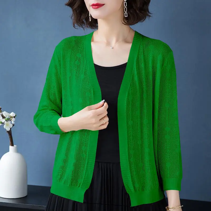 Fashion V-Neck Knitted Solid Color Hollow Out Shirts Women Clothing 2025 Spring Summer New Loose All-match Tops Commuter Blouses
Fashion V-Neck Knitted Solid Color Hollow Out Shirts Women Clothing 2025 Spring Summer New Loose All-match Tops Commuter Blouses