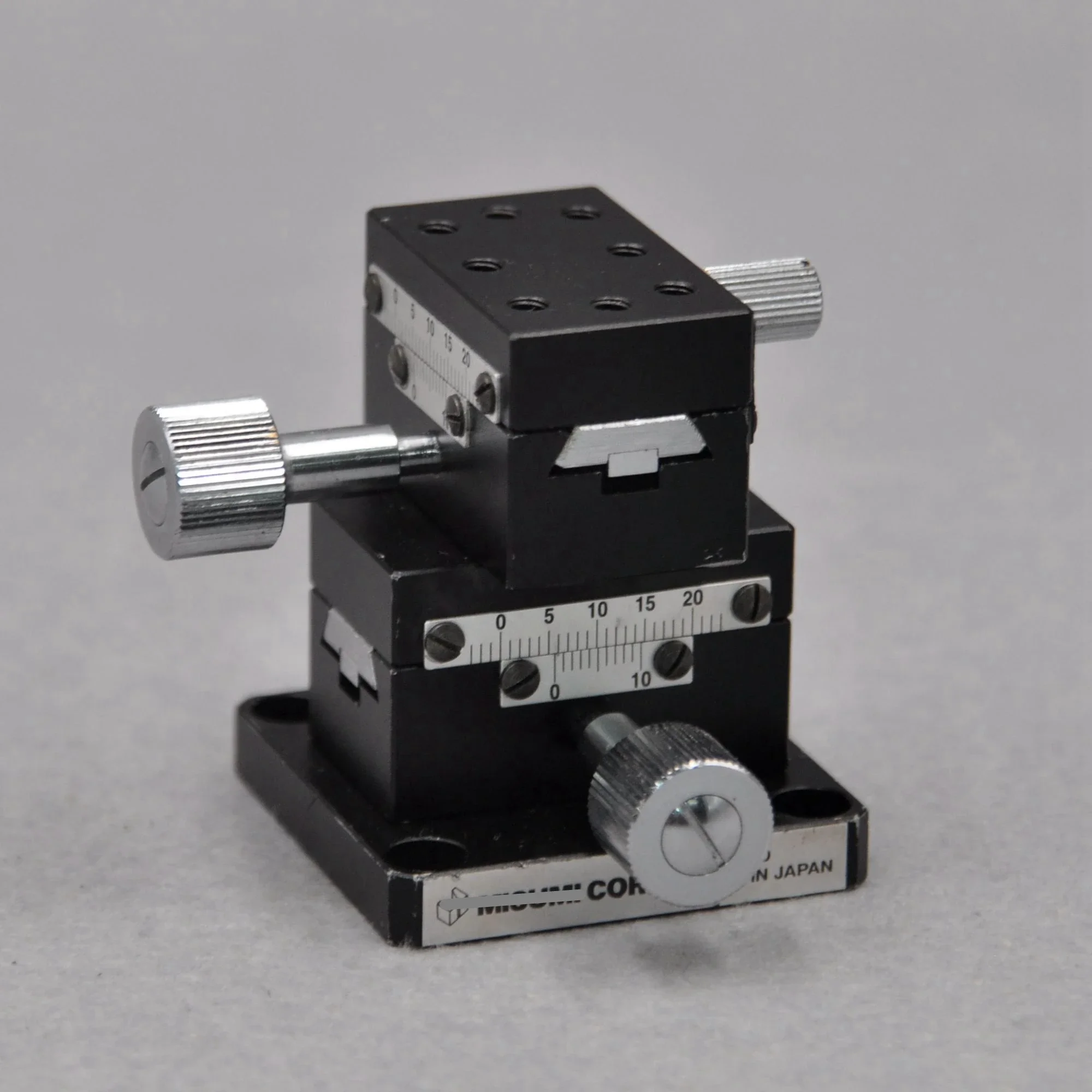 XYWG40 Misumi Two-dimensional XY-axis Dovetail-guided Manual Displacement Platform Gear Knob Adjustment Slide Used
XYWG40 Misumi Two-dimensional XY-axis Dovetail-guided Manual Displacement Platform Gear Knob Adjustment Slide Used