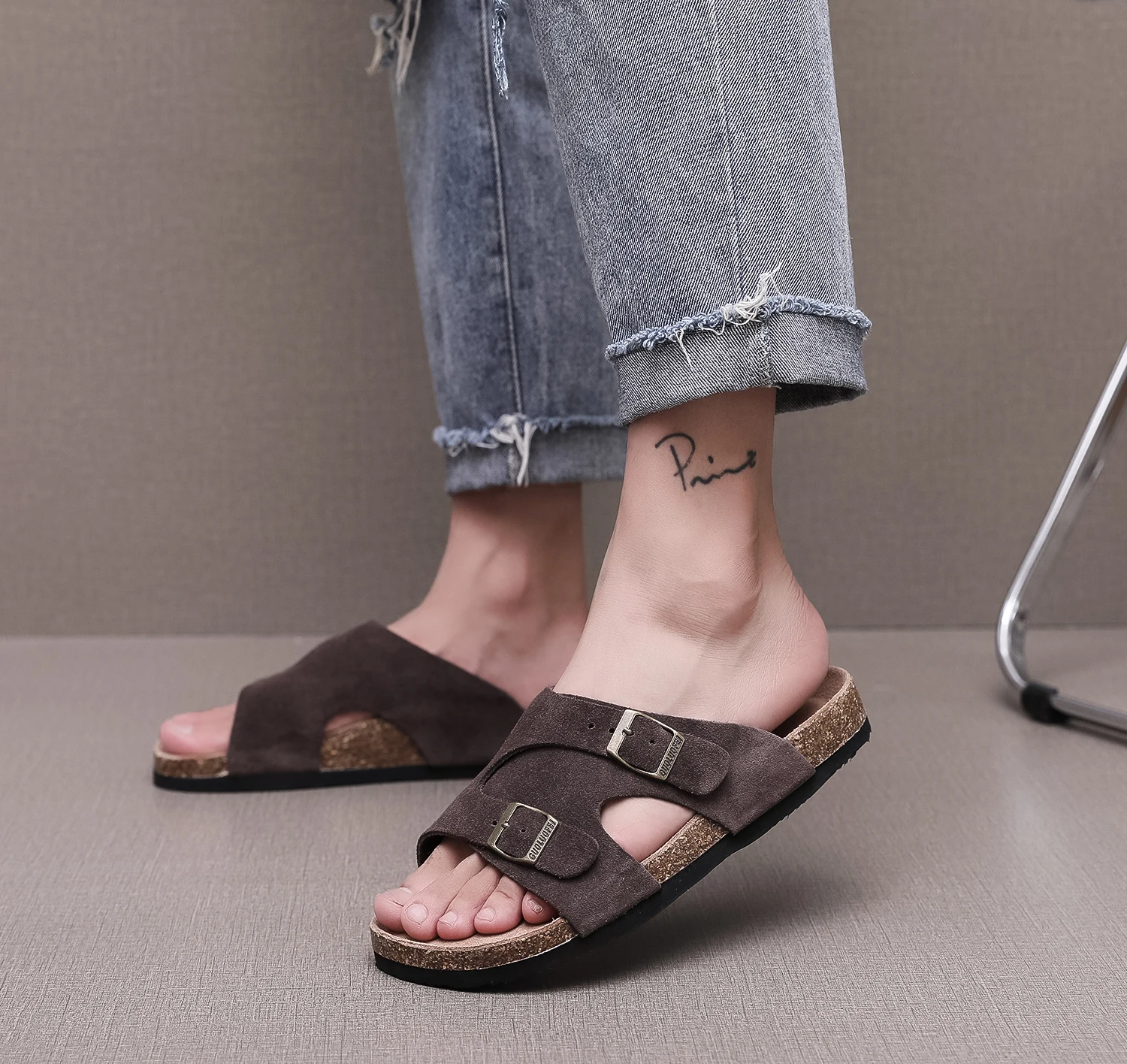 Genuine Leather Arabic Style Cork Men Sandals - Adjustable Buckle, EVA Sole for Traction, Open Toe Breathable Design Outdoor
Genuine Leather Arabic Style Cork Men Sandals - Adjustable Buckle, EVA Sole for Traction, Open Toe Breathable Design Outdoor