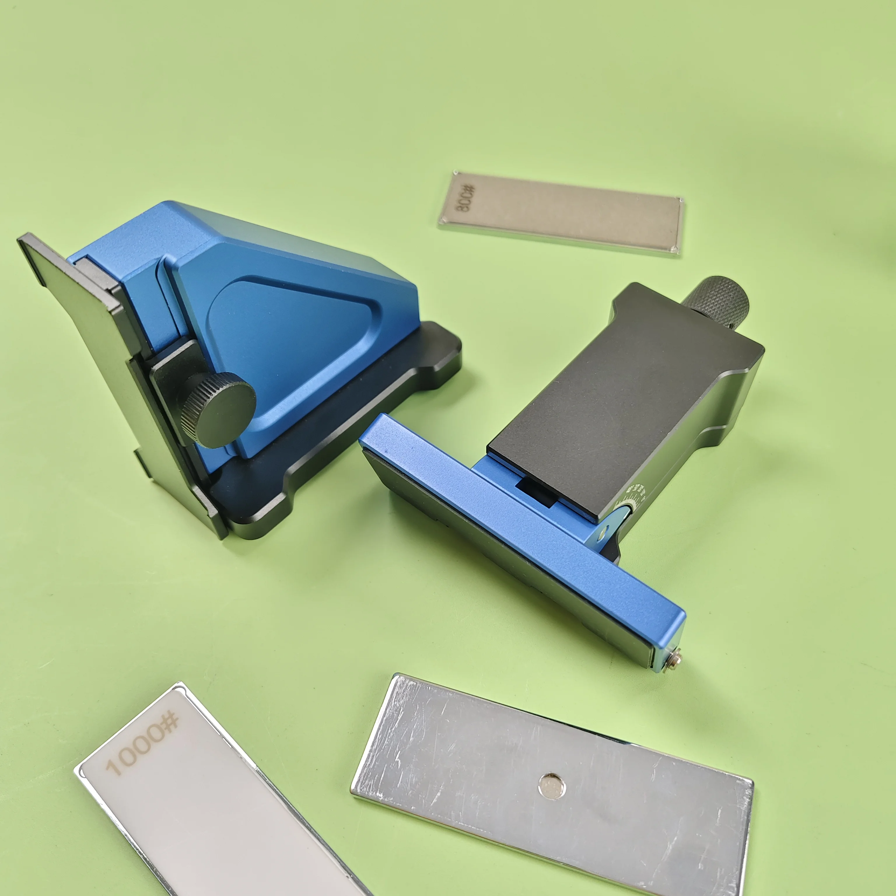 Professional Kitchen Knife Sharpener with Diamond Stones New Design Fixed Angle Apex Knife Sharpening System for Kitchen Tools
Professional Kitchen Knife Sharpener with Diamond Stones New Design Fixed Angle Apex Knife Sharpening System for Kitchen Tools