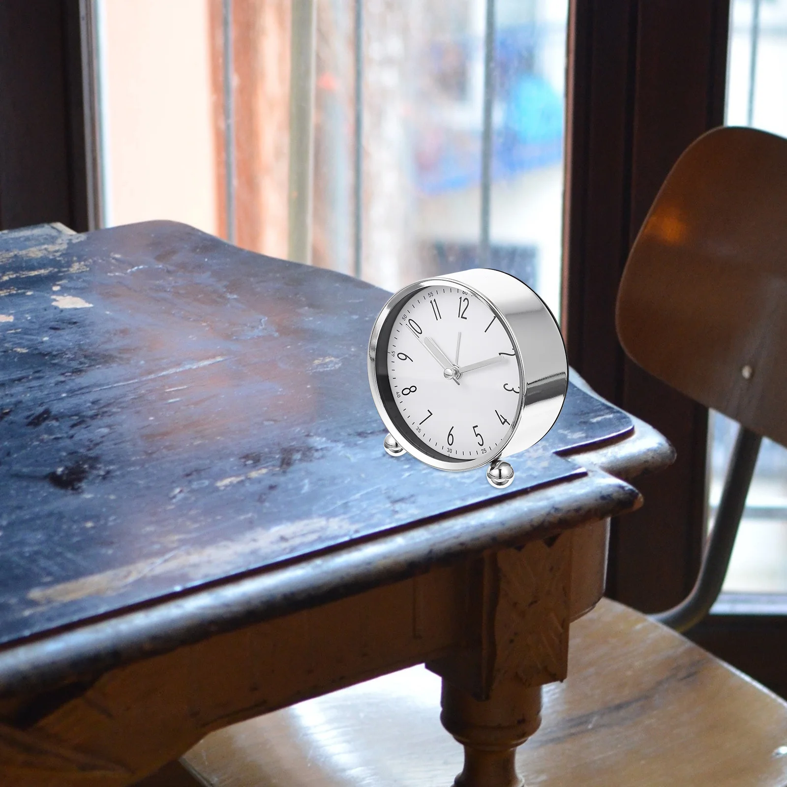 Metal Number Alarm Clock Small Silent Round Design Operated Desk Clock for Bedroom Kitchen Office Decor
Metal Number Alarm Clock Small Silent Round Design Operated Desk Clock for Bedroom Kitchen Office Decor