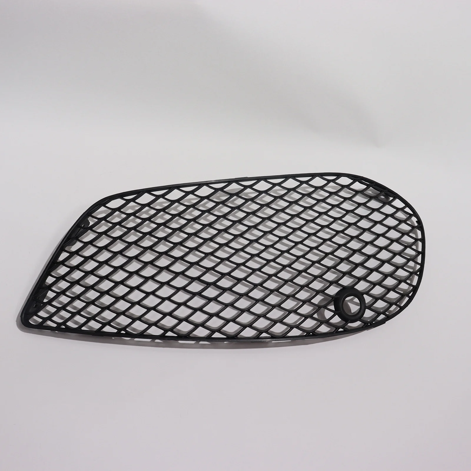 2058852523 2058852623 Car Fog Lamp Decorative Lamp Fog Lamp Frame Suitable for Mercedes-Benz C-Class
2058852523 2058852623 Car Fog Lamp Decorative Lamp Fog Lamp Frame Suitable for Mercedes-Benz C-Class