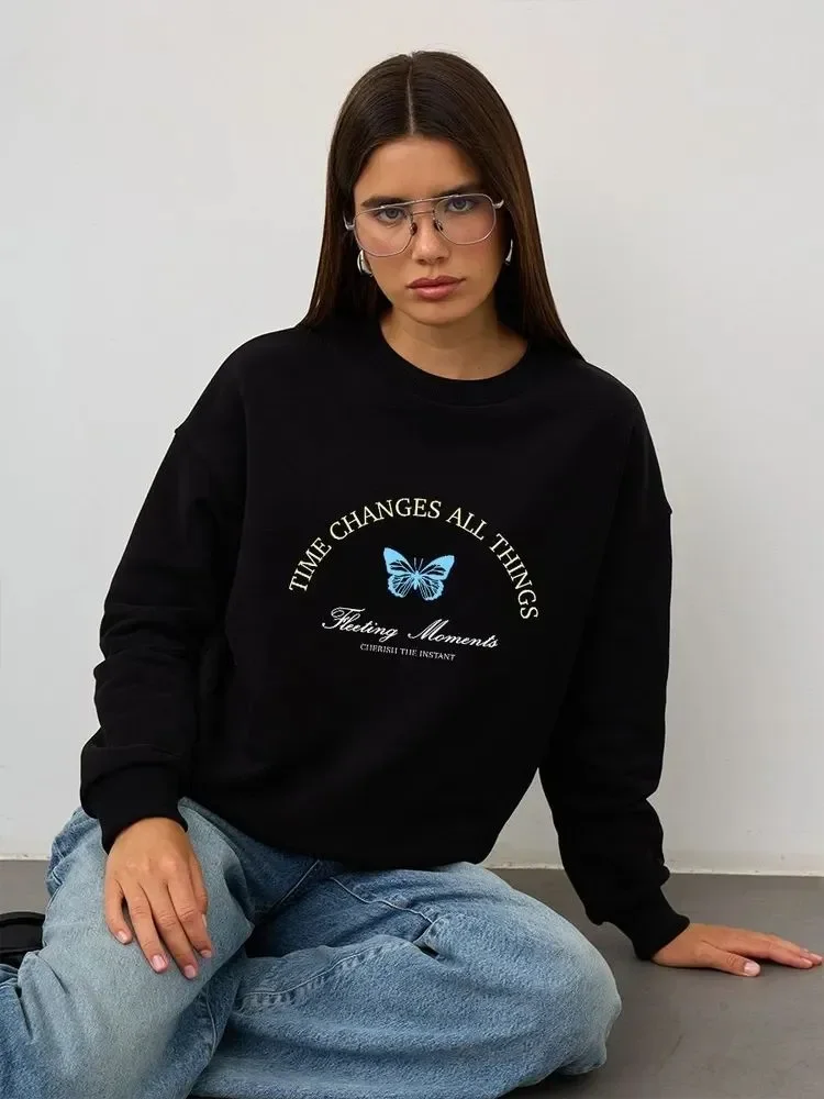 The New 2025 Long-sleeved Round-neck Hoodie Is A Stylish Large-sized Loose-fitting Letter-printed Top That Is Versatile Slimming 
The New 2025 Long-sleeved Round-neck Hoodie Is A Stylish Large-sized Loose-fitting Letter-printed Top That Is Versatile Slimming
