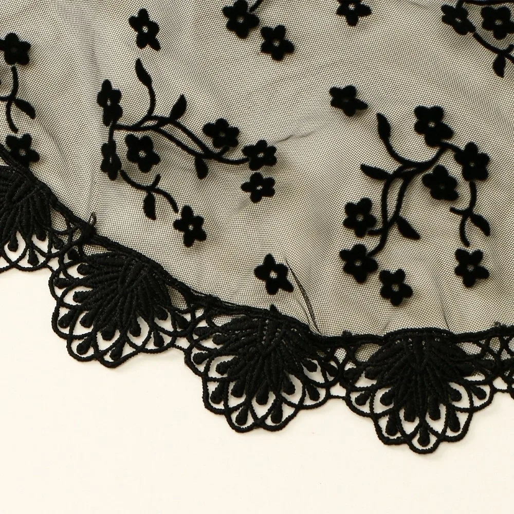 Casual Vintage Lace Flower Hair Scarf Cute Chic Style Bandanas for Women Thin Bohemian Sweet Headscarf Pastoral Style
Casual Vintage Lace Flower Hair Scarf Cute Chic Style Bandanas for Women Thin Bohemian Sweet Headscarf Pastoral Style