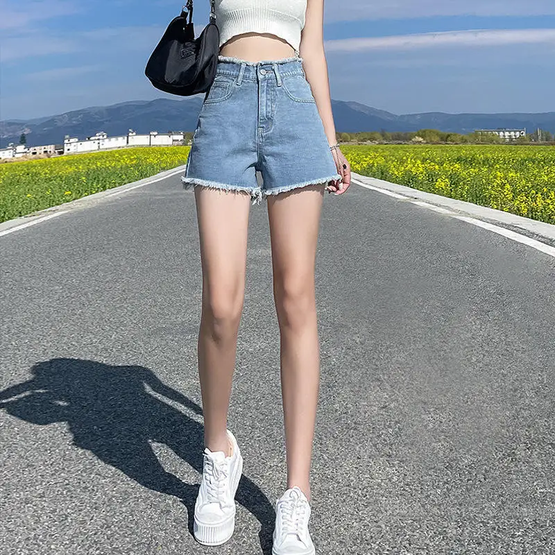 High Waist Denim Shorts Women's Summer Slim A-Line Frayed Spicy Girl Fashion Commute Style Wide Leg Pants
High Waist Denim Shorts Women's Summer Slim A-Line Frayed Spicy Girl Fashion Commute Style Wide Leg Pants