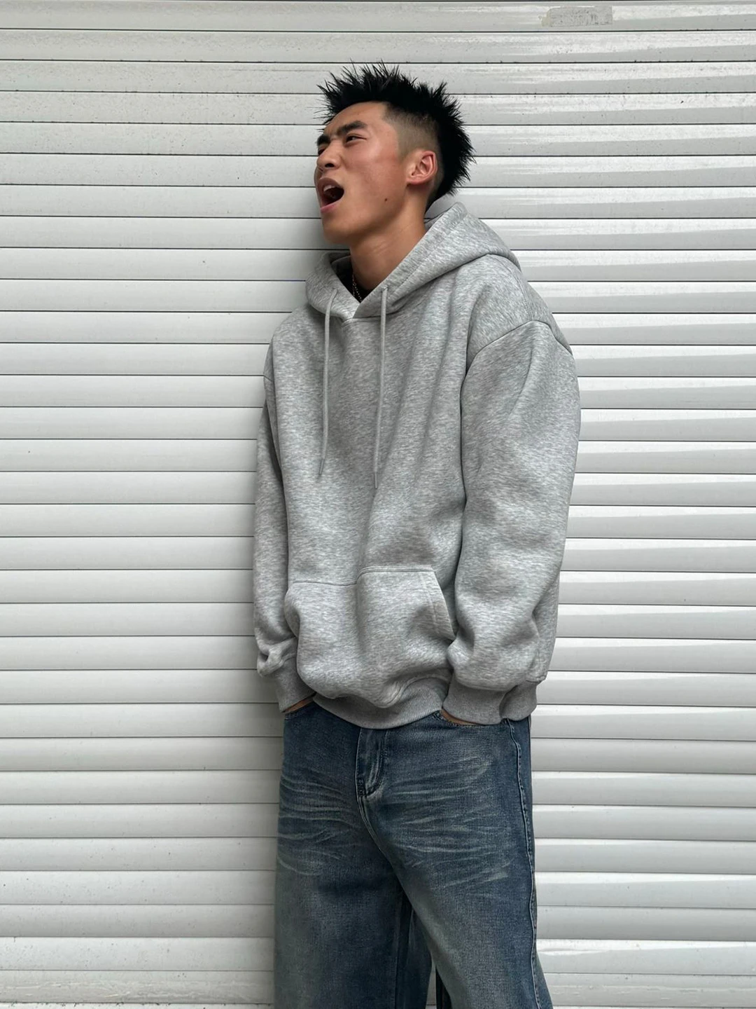 Dark Grey Heavyweight Hoodie Men's Short Boxy Shape American Style Hard And Wide Sweatshirt Autumn Season Long Sleeve Crew Neck
Dark Grey Heavyweight Hoodie Men's Short Boxy Shape American Style Hard And Wide Sweatshirt Autumn Season Long Sleeve Crew Neck