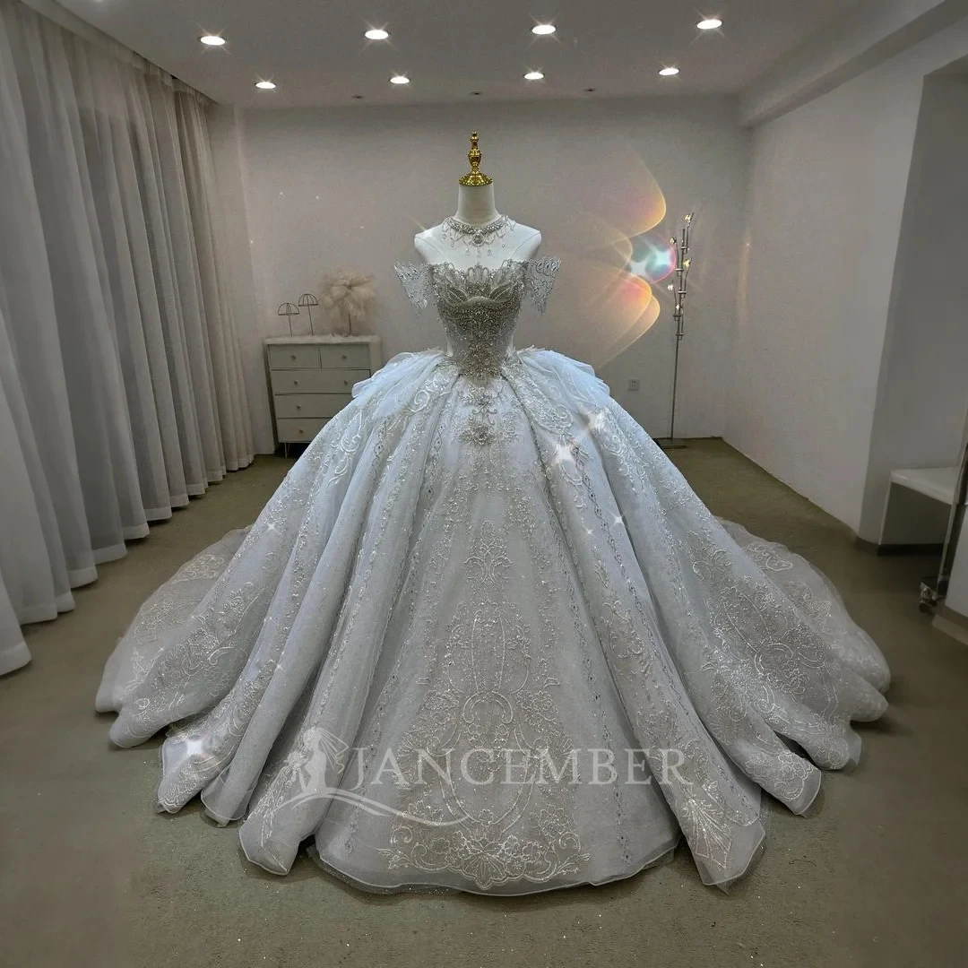 Elegant Ball Gown Princess Wedding Dresses Customized Short Sleeves Organza Made Bridal Gown Train Scoop فساتين حفلات
Elegant Ball Gown Princess Wedding Dresses Customized Short Sleeves Organza Made Bridal Gown Train Scoop فساتين حفلات